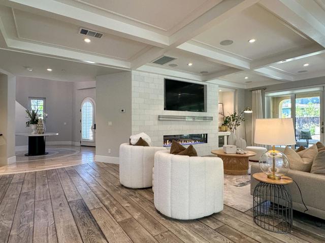 160 Prospect Avenue, Los Gatos CA: https://media.crmls.org/mediaz/8e4313cc-1f10-4935-8473-d8653988c828.jpg