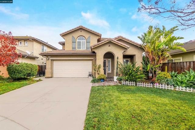 115 Montevino Ct, Oakley CA: https://media.crmls.org/mediaz/8e43a37f-3cee-4647-bca1-120573041bc7.jpg