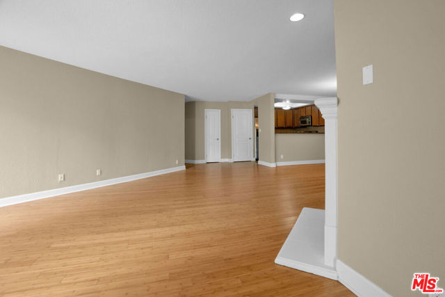 1633 S Bentley Avenue, West Los Angeles CA: https://media.crmls.org/mediaz/8e43be69-7d84-41cc-afd0-807cf265f1dc.jpg