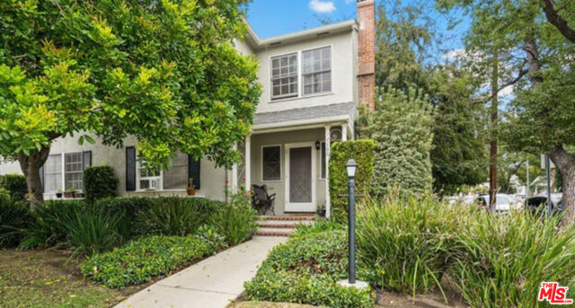 1100 N Louise Street, Glendale CA: https://media.crmls.org/mediaz/8e43c07e-e732-4bb6-bf53-33c5b16b5a4e.jpg