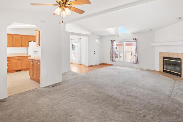 328 Killdeer, Oceanside CA: https://media.crmls.org/mediaz/8e43c540-60be-40a7-b191-a51f437c0c25.jpg