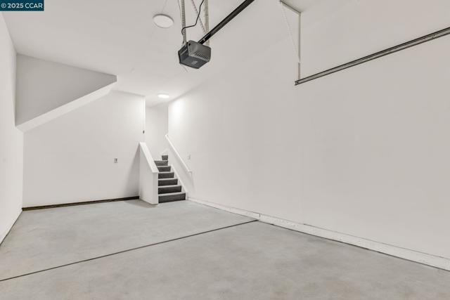 440 Canyon Woods Pl, San Ramon CA: https://media.crmls.org/mediaz/8e4404b9-5b6c-44f4-8e62-2a9be318b3e2.jpg