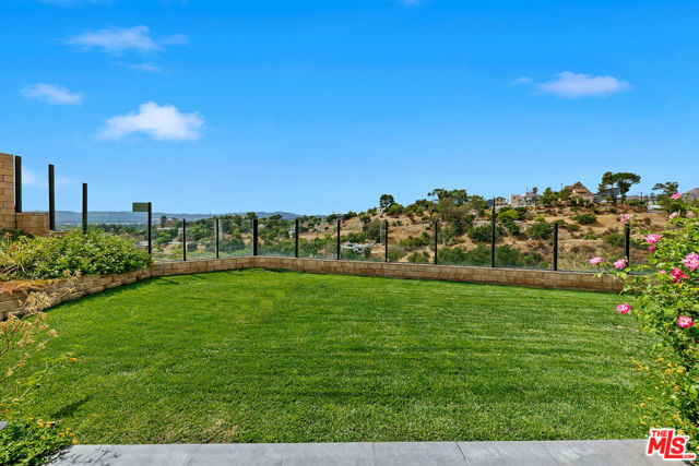 21316 Poema Place, Chatsworth CA: https://media.crmls.org/mediaz/8e44058c-2c80-4171-89fd-3b9167bf3ed8.jpg