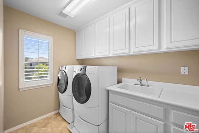 45495 Peacock Place, Temecula CA: https://media.crmls.org/mediaz/8e442be4-fd52-434d-92c3-35c5502b723e.jpg