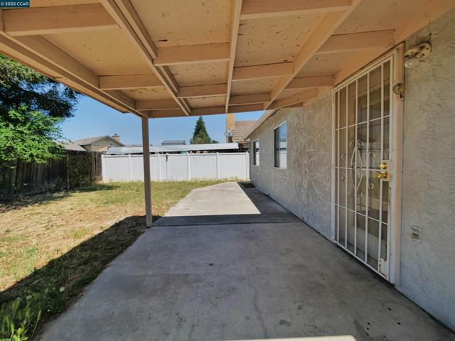 4212 Dunster Drive, Salida CA: https://media.crmls.org/mediaz/8e445504-c8f2-484b-ad4d-962eeb5f399f.jpg