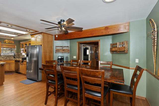 387 Wren Drive, Big Bear CA: https://media.crmls.org/mediaz/8e451f16-2a6f-41be-b018-7bc50a92fe6a.jpg