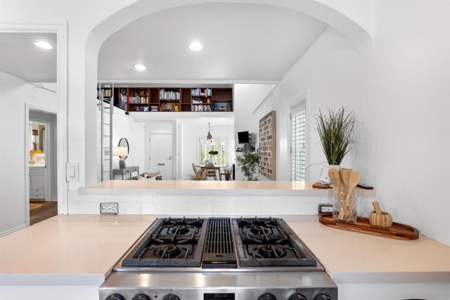 Detail Gallery Image 13 of 29 For 107 Clubhouse Ave, Venice,  CA 90291 - 2 Beds | 1 Baths