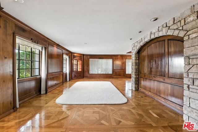 Drew Fenton | 16560 Park Lane Circle Los Angeles CA | MLS: 7286867