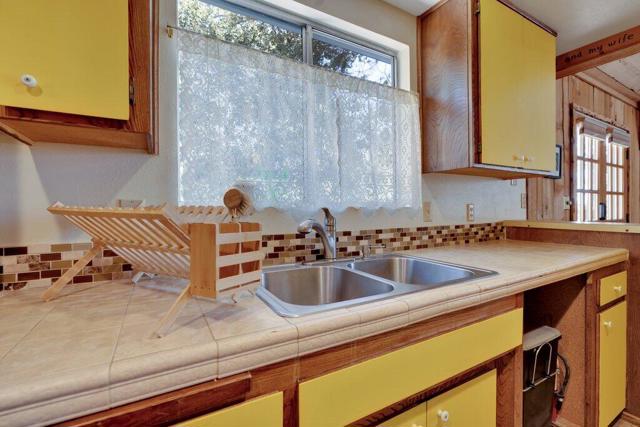 26785 Crestview Drive, Idyllwild CA: https://media.crmls.org/mediaz/8e4658ac-acb9-458b-9808-6ed769b9c230.jpg