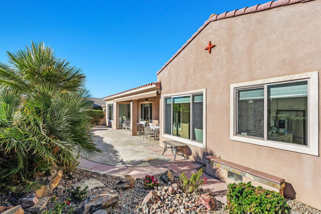 81071 Avenida Sombra, Indio CA: https://media.crmls.org/mediaz/8e46d1ff-05be-42b3-81f3-1562842e7ad5.jpg