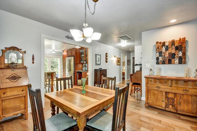 4214 Gull Cove Way, Capitola CA: https://media.crmls.org/mediaz/8e470c96-484b-480e-a669-63300d7d4708.jpg