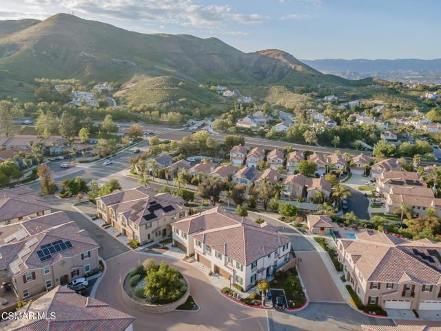 263 Morro Way, Simi Valley CA: https://media.crmls.org/mediaz/8e47255f-c7a0-4564-8db4-84bc4c9f75f2.jpg