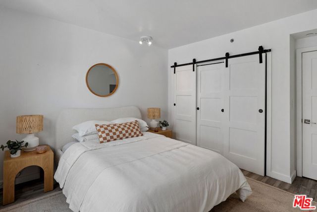 140 Ocean Park Boulevard, Santa Monica CA: https://media.crmls.org/mediaz/8e47fcf1-7585-4557-9add-71c490f83dfb.jpg
