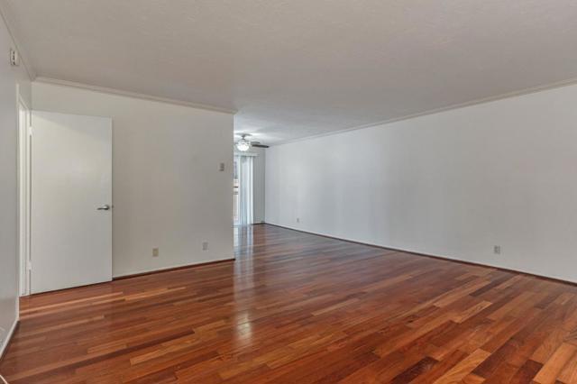 382 Coronado Avenue, Long Beach CA: https://media.crmls.org/mediaz/8e483f22-7da0-460e-9b43-ce47e5f348fc.jpg