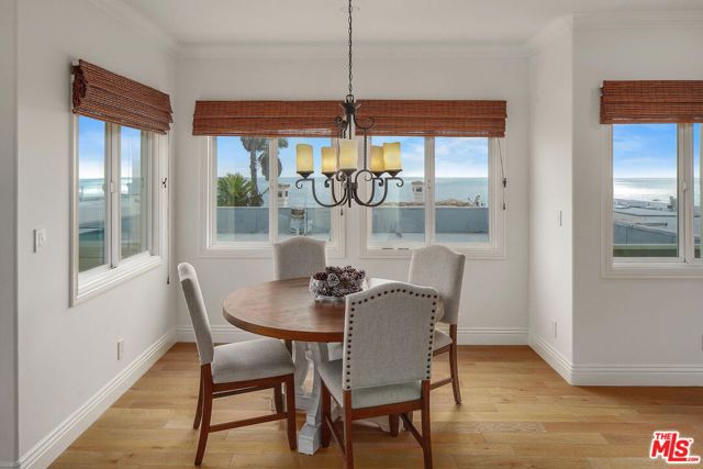 121 15th Street, Manhattan Beach, California 90266, 3 Bedrooms Bedrooms, ,4 BathroomsBathrooms,Residential,Sold,15th,22192181