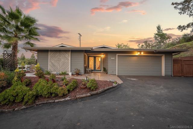 11461 Fuerte Farms Rd, El Cajon CA: https://media.crmls.org/mediaz/8e48c085-2629-4af6-9c26-898ca2159820.jpg