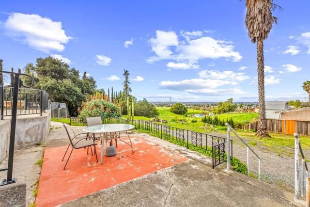 2363 Pleasant Acres Drive, San Jose CA: https://media.crmls.org/mediaz/8e497cd8-ce47-4834-952c-30c11f8dfeb6.jpg