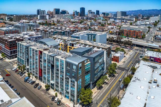 311 Oak Street, Oakland CA: https://media.crmls.org/mediaz/8e49a7d4-f034-4b8a-a16d-427f615f9833.jpg