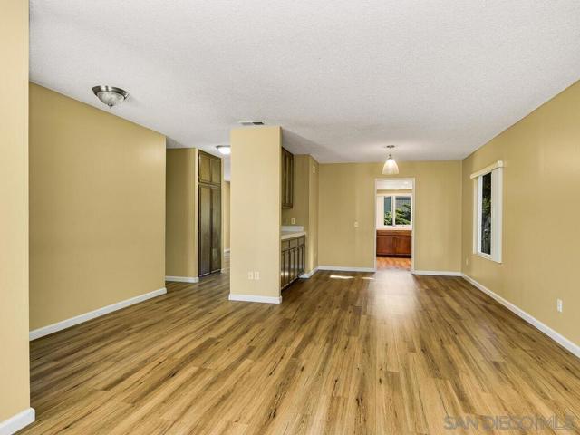 9555 Via Pereza, San Diego CA: https://media.crmls.org/mediaz/8e49b29f-ddc3-474f-8dc1-ee2f5884bc4f.jpg