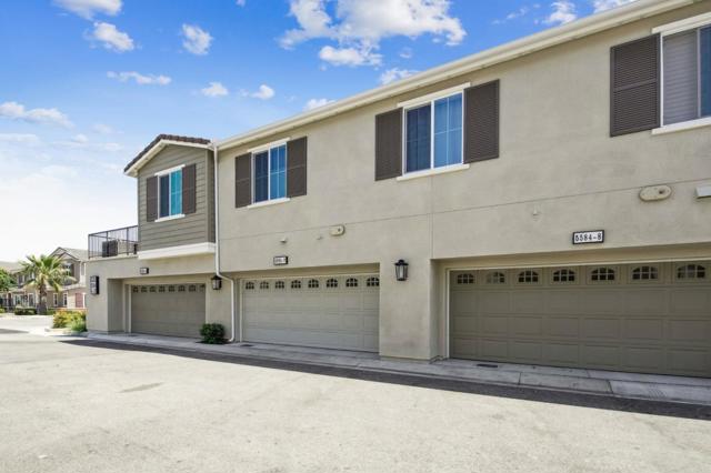 5584 Kate Way, Fontana CA: https://media.crmls.org/mediaz/8e49c307-8608-4dcf-ab1b-80b94af58602.jpg