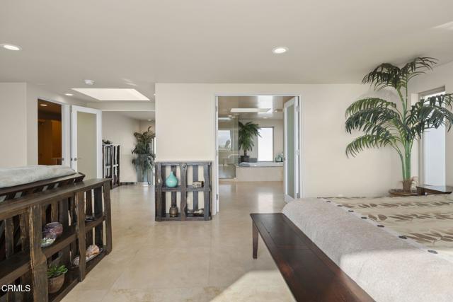 3629 Ocean Drive, Oxnard CA: https://media.crmls.org/mediaz/8e4a0400-2f1c-46f5-9949-4f03d568dec8.jpg