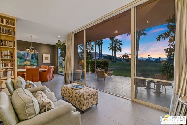 47425 Medina Drive, Palm Desert CA: https://media.crmls.org/mediaz/8e4a198d-e0ff-4287-9c89-aaecbbd56228.jpg
