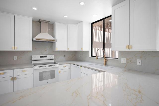 10403 Sunningdale Drive, Rancho Mirage CA: https://media.crmls.org/mediaz/8e4a6d5b-1e46-4845-bc12-46fdd8ce5d47.jpg