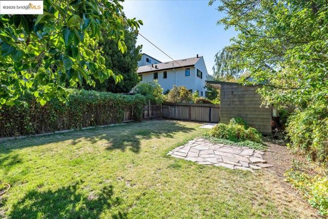 1912 Virginia St, Berkeley CA: https://media.crmls.org/mediaz/8e4ab4a9-f001-4f2d-9dcb-8cf037288610.jpg