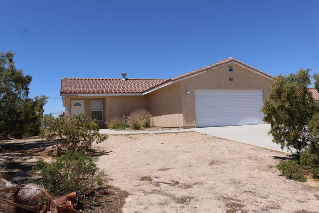 Detail Gallery Image 1 of 24 For 6556 Persia Ave, Twentynine Palms,  CA 92277 - 3 Beds | 2 Baths