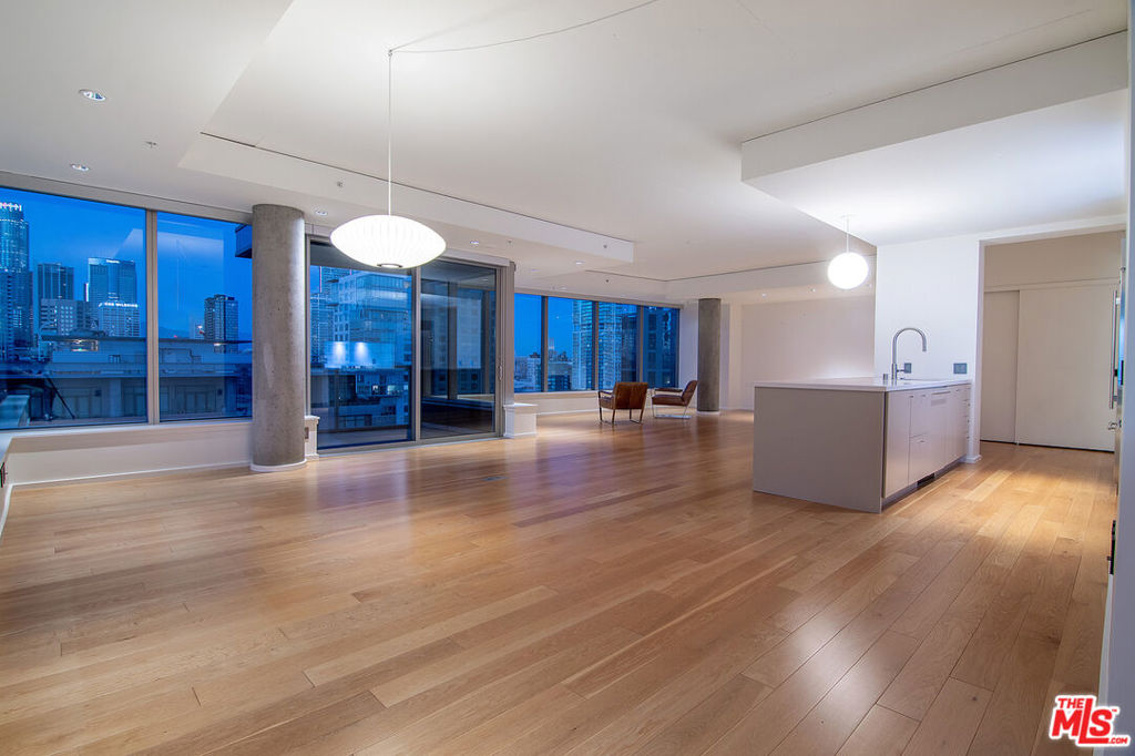 1155 S Grand Avenue Unit 1511