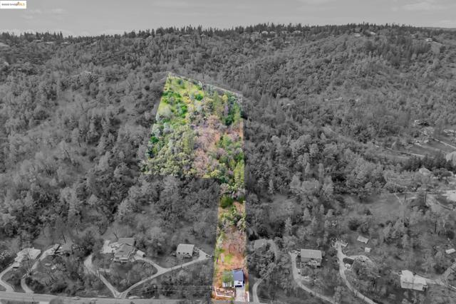 16806 Brewer Rd, Grass Valley CA: https://media.crmls.org/mediaz/8e4bcdab-f111-4b50-81d6-da9716803b17.jpg