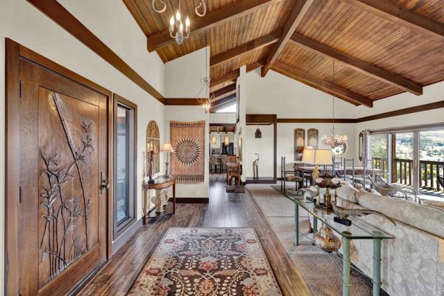 1310 Miracielo Court, San Marcos CA: https://media.crmls.org/mediaz/8e4beb75-426a-4de6-a6e5-9ebd8ff2fd88.jpg
