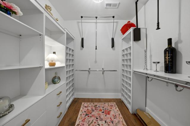 Image 47 of 54 For 76984 Sheffield Court