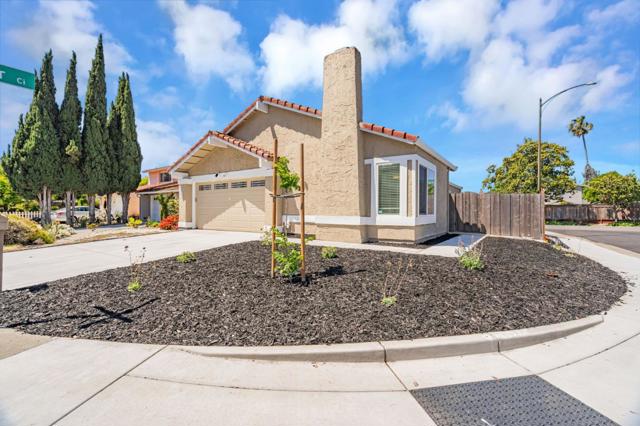 3915 Jerabek Court, San Jose CA: https://media.crmls.org/mediaz/8e4c76a4-5dab-4dd3-a29f-9c0bc88dc7c7.jpg