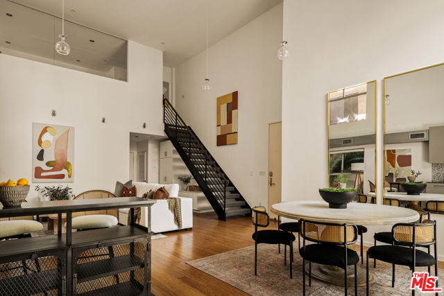 7062 Hawthorn Avenue, Los Angeles CA: https://media.crmls.org/mediaz/8e4d2328-0ebc-4ac4-a6b8-0ed42a3dff08.jpg