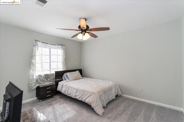 Image 21 of 40 For 79 Panoramic Avenue