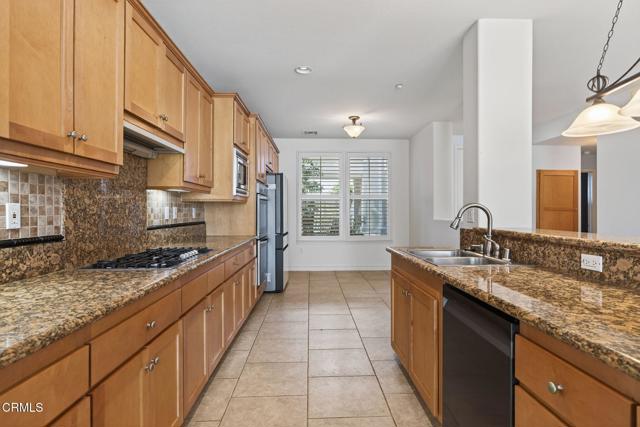 1423 Windshore Way, Oxnard CA: https://media.crmls.org/mediaz/8e4df60c-a277-4232-a6b1-fce591615438.jpg