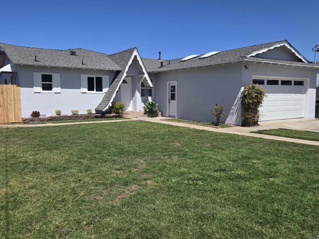 852 5th Street, Imperial Beach CA: https://media.crmls.org/mediaz/8e4e32a2-203a-41bf-80d6-6db31d647adf.jpg