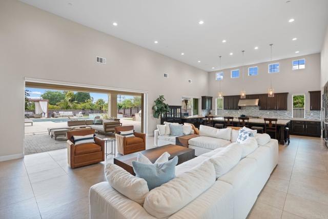 956 Urania Avenue, Encinitas CA: https://media.crmls.org/mediaz/8e4eb1a2-c662-41be-850a-e08e5ee2b970.jpg