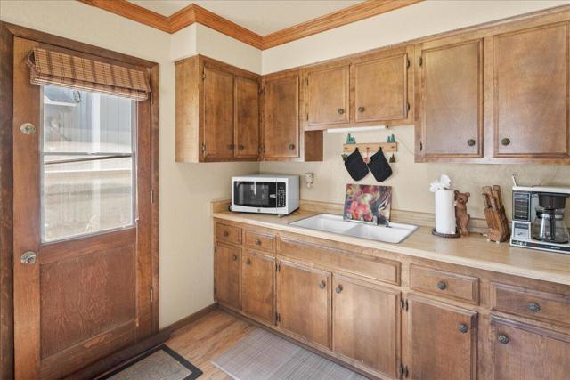 1101 W Country Club Boulevard, Big Bear CA: https://media.crmls.org/mediaz/8e4eed6c-f647-45d7-bd6d-df76bfc59998.jpg