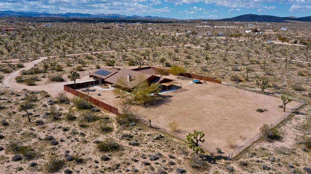 3663 Olympic Road, Joshua Tree CA: https://media.crmls.org/mediaz/8e4efaec-b9fb-40ef-bedf-f784411a43cc.jpg