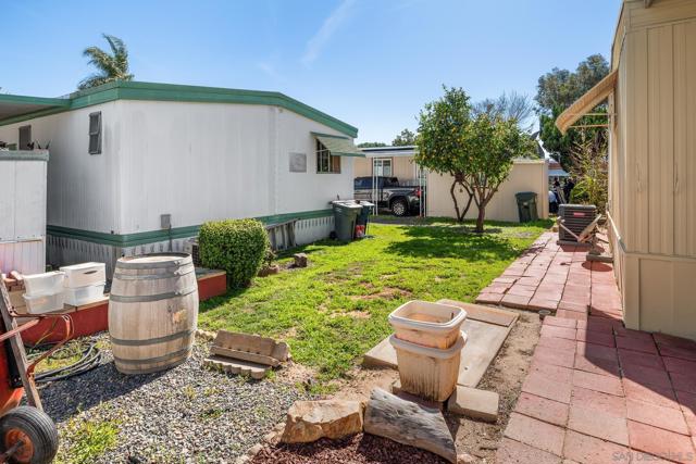 2700 Valley Parkway, Escondido CA: https://media.crmls.org/mediaz/8e4f5af2-963e-4e4d-8dfa-fe586d07b286.jpg