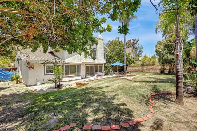 1103 Countrywood Ln, Vista CA: https://media.crmls.org/mediaz/8e4f709c-d018-4df4-b4ca-899c853f0f0b.jpg
