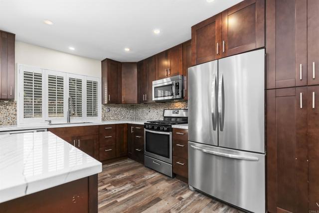 Detail Gallery Image 16 of 45 For 3688 Cactusview Dr., San Diego,  CA 92105 - 3 Beds | 3 Baths