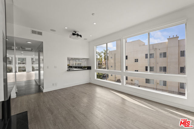 1932 Selby Avenue, Los Angeles CA: https://media.crmls.org/mediaz/8e51b15d-2b40-4164-a8f5-c07a03371a27.jpg