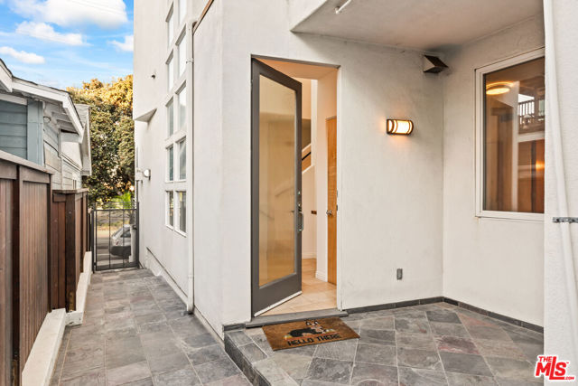 502 Rosecrans Avenue, Manhattan Beach, California 90266, 2 Bedrooms Bedrooms, ,2 BathroomsBathrooms,Residential,For Sale,Rosecrans,26828137