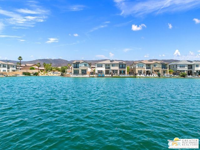 84621 Lago Breeza Drive, Indio CA: https://media.crmls.org/mediaz/8e52824b-d264-4f22-ac7a-6e270366d4d6.jpg