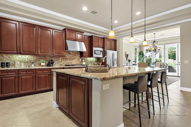 50640 Mandarina, La Quinta CA: https://media.crmls.org/mediaz/8e528db3-388a-4eeb-a358-83bba9c41134.jpg