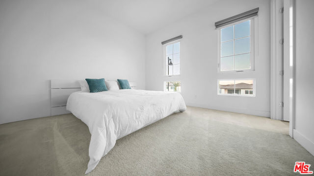 12553 N Ridgeline Road, Porter Ranch CA: https://media.crmls.org/mediaz/8e532a80-b92e-4aab-a66b-b04c7401098f.jpg