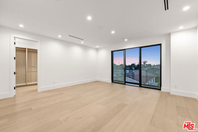 8065 Lloyd Avenue, North Hollywood CA: https://media.crmls.org/mediaz/8e542dc4-d23d-4a45-ae07-048564344b20.jpg